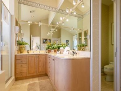 Spacious Bathroom